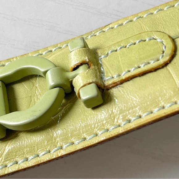 Salvatore Ferragamo lime green croc embossed leather tonal Gancini belt - Picture 6 of 11
